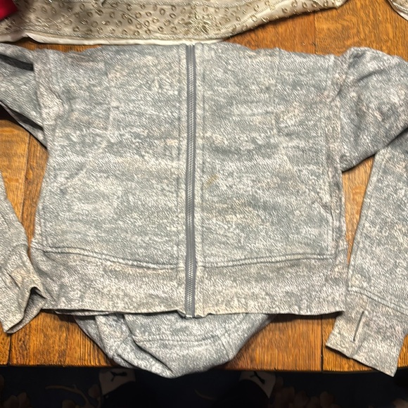 SCUBA HOODIE *LIGHT COTTON FLEECE
Frozen Vista Alpine White Multi
Size: 6 - Picture 2 of 5